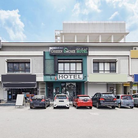 Oyo 90399 Green Home Hotel Syariah Sepang Exteriér fotografie