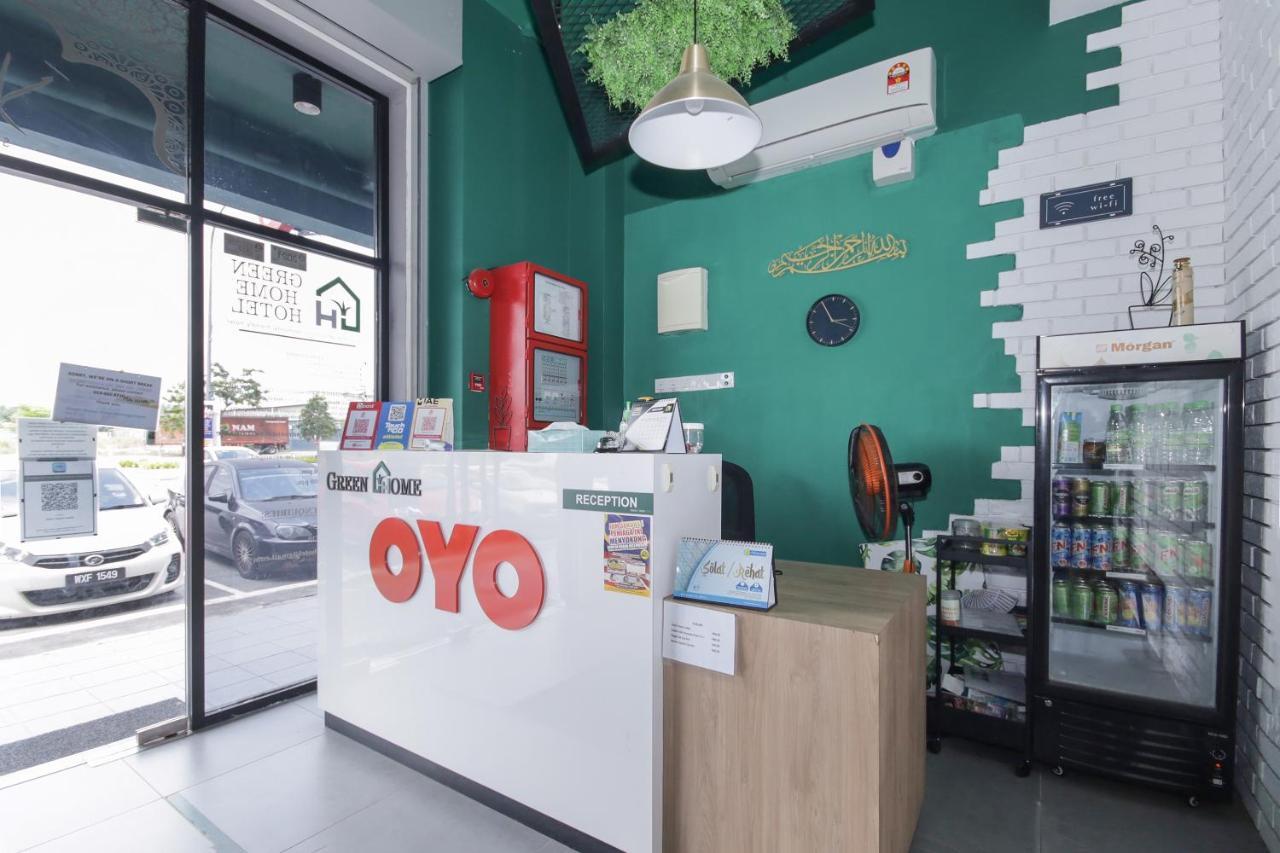 Oyo 90399 Green Home Hotel Syariah Sepang Exteriér fotografie
