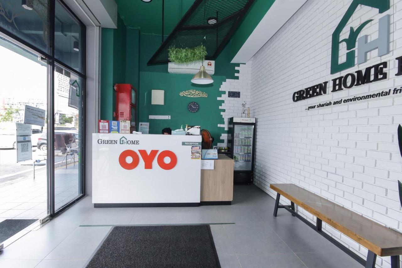 Oyo 90399 Green Home Hotel Syariah Sepang Exteriér fotografie
