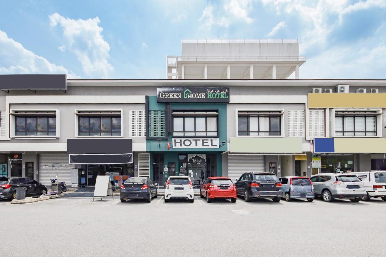 Oyo 90399 Green Home Hotel Syariah Sepang Exteriér fotografie