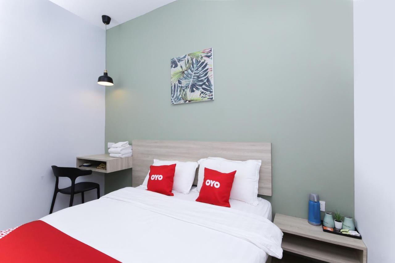 Oyo 90399 Green Home Hotel Syariah Sepang Exteriér fotografie